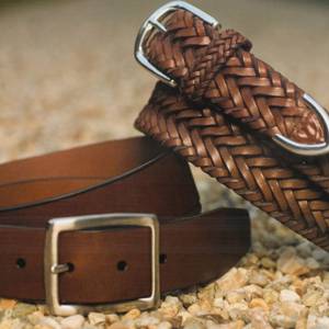 cinturones de cuero marron