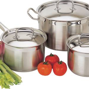 ollas industriales de acero inoxidable con verduras