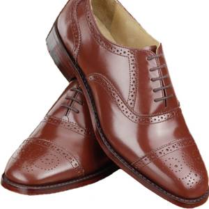 zapatos de cuero marrones