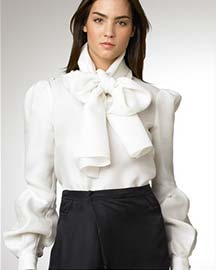 combinar faldas y blusas clasicas