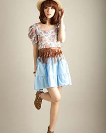 combinar faldas y blusas coloridas