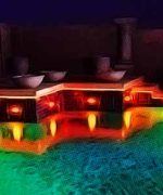 iluminación moderna de una piscina